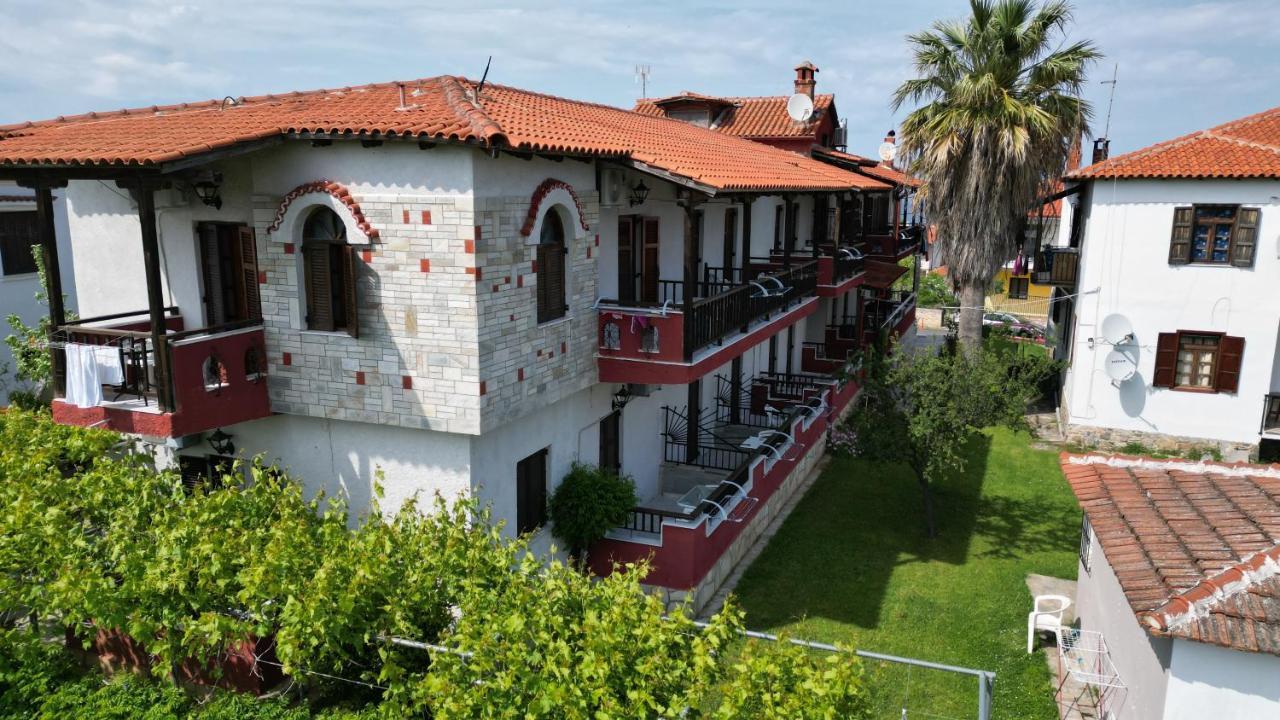 Aloni Apartment Afytos Bagian luar foto