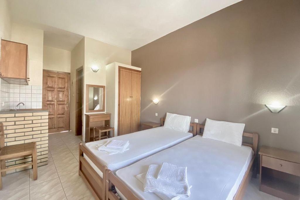 Aloni Apartment Afytos Bagian luar foto